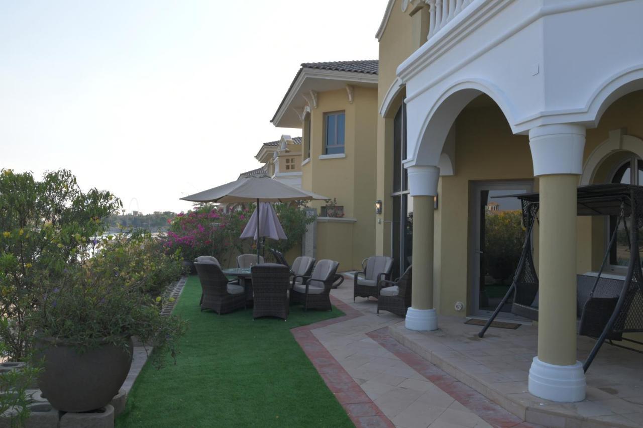 Chic 4Br Villa With Assistant Room And Private Pool On Palm Jumeirah By Deluxe Holiday Homes Dubai Exterior photo