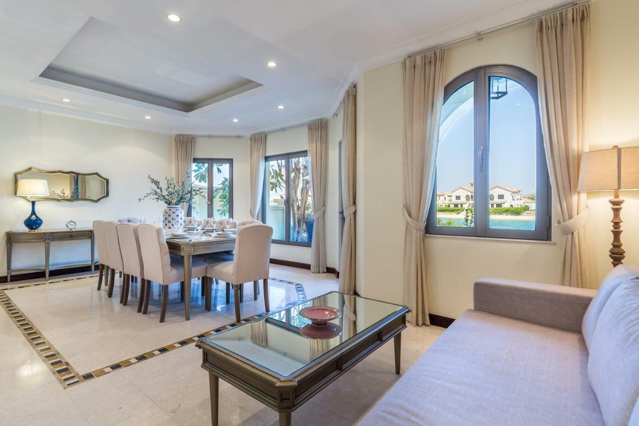 Chic 4Br Villa With Assistant Room And Private Pool On Palm Jumeirah By Deluxe Holiday Homes Dubai Exterior photo